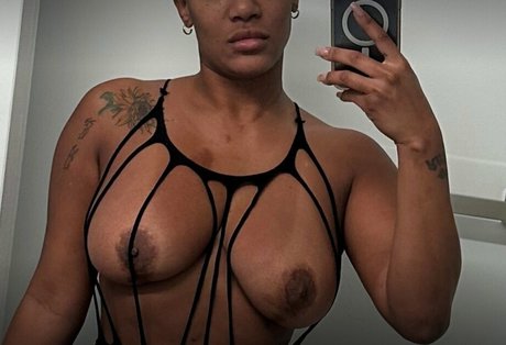 Nya Lee