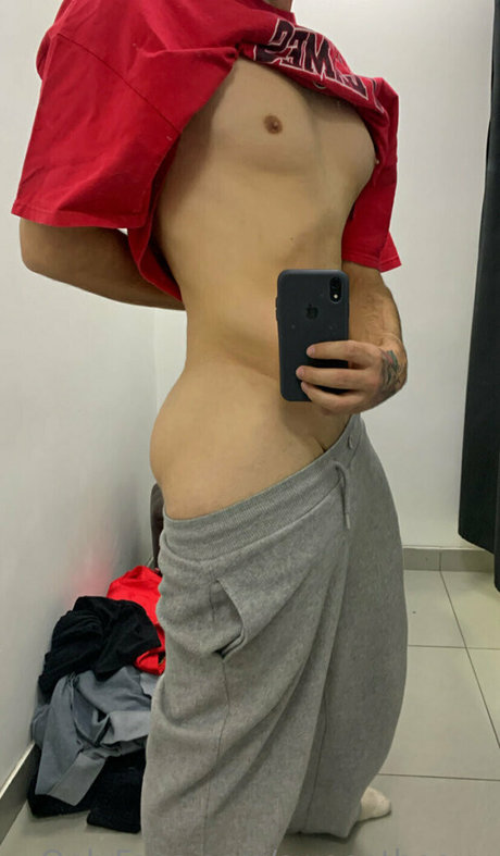 Foto desnuda filtrada de OnlyFans de Sweeetbooyy