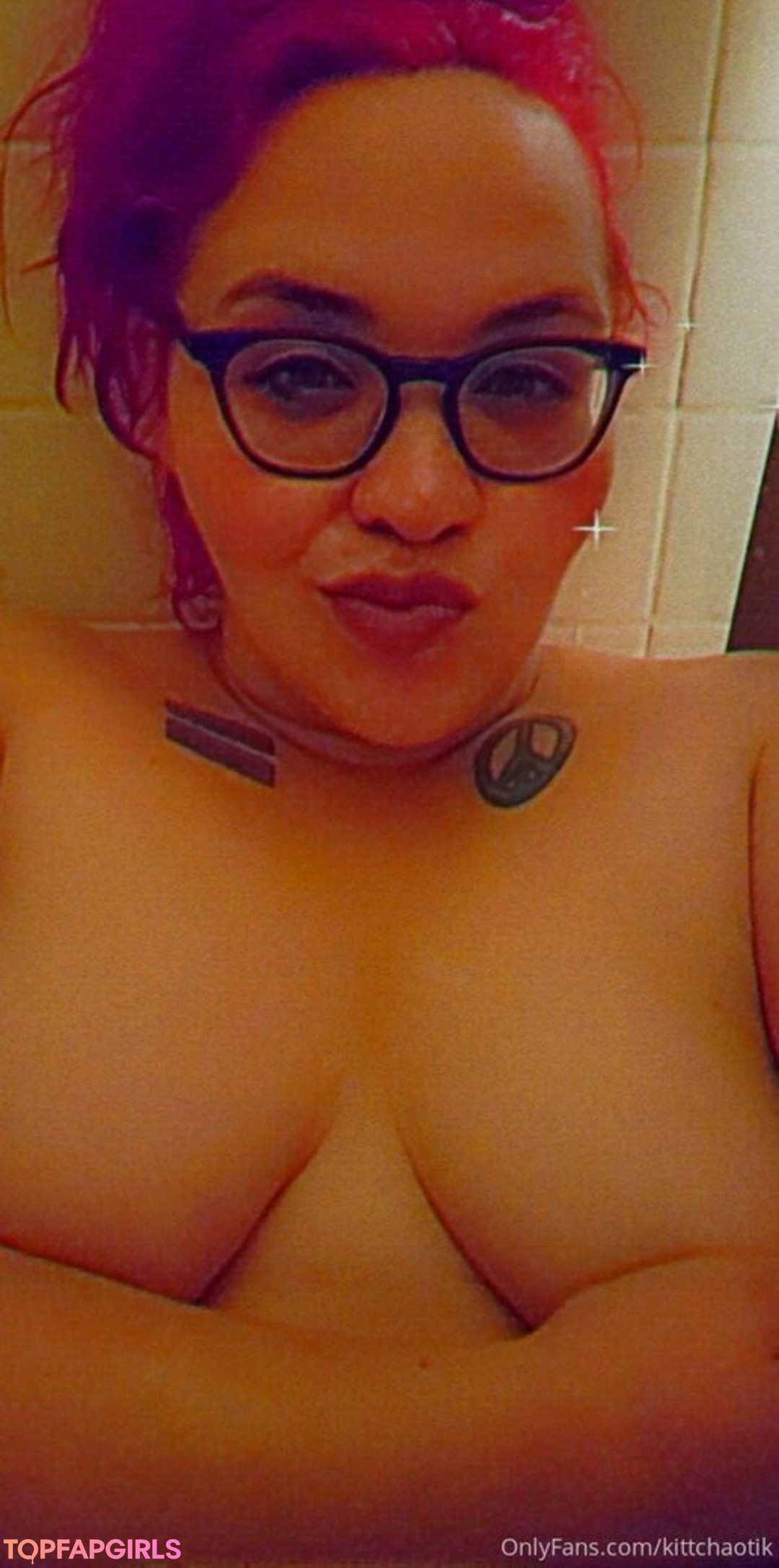 Foto desnuda filtrada de OnlyFans de Kittchaotik #9 Foto desnuda filtrada de OnlyFans de Kittchaotik #9