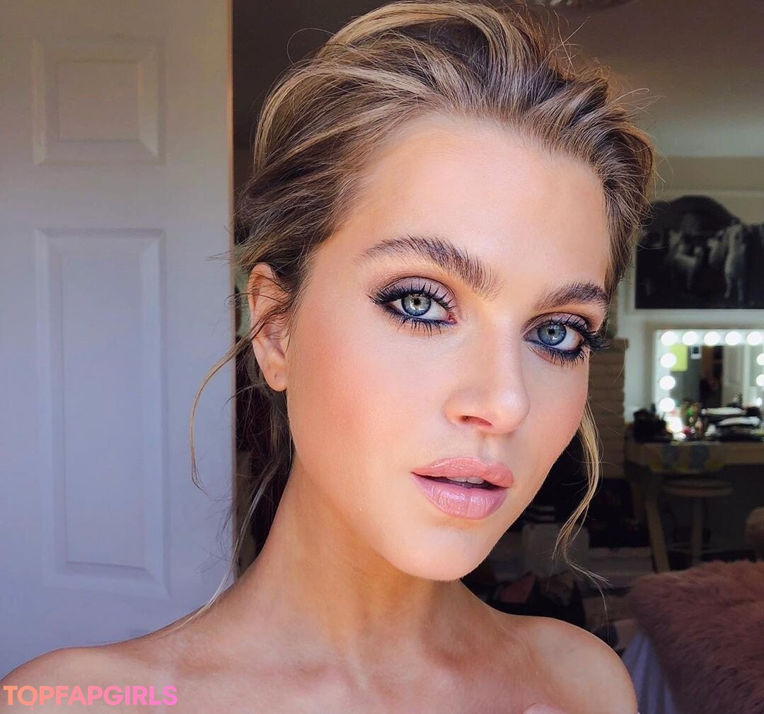 Foto desnuda filtrada de OnlyFans de Anne Winters #45 Foto desnuda filtrada de OnlyFans de Anne Winters #45