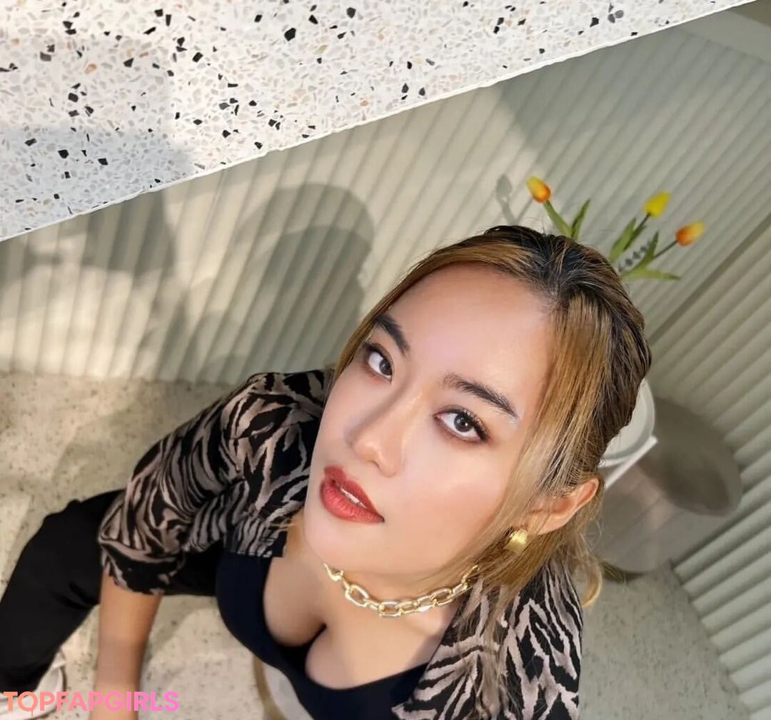 Foto desnuda filtrada de OnlyFans de Asiandollkiki #4 Foto desnuda filtrada de OnlyFans de Asiandollkiki #4