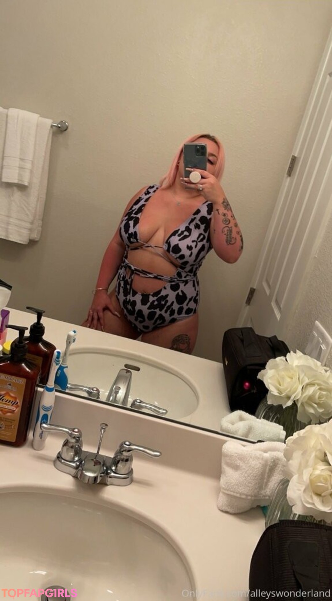 Foto desnuda filtrada de OnlyFans de Alleyswonderland #122 Foto desnuda filtrada de OnlyFans de Alleyswonderland #122