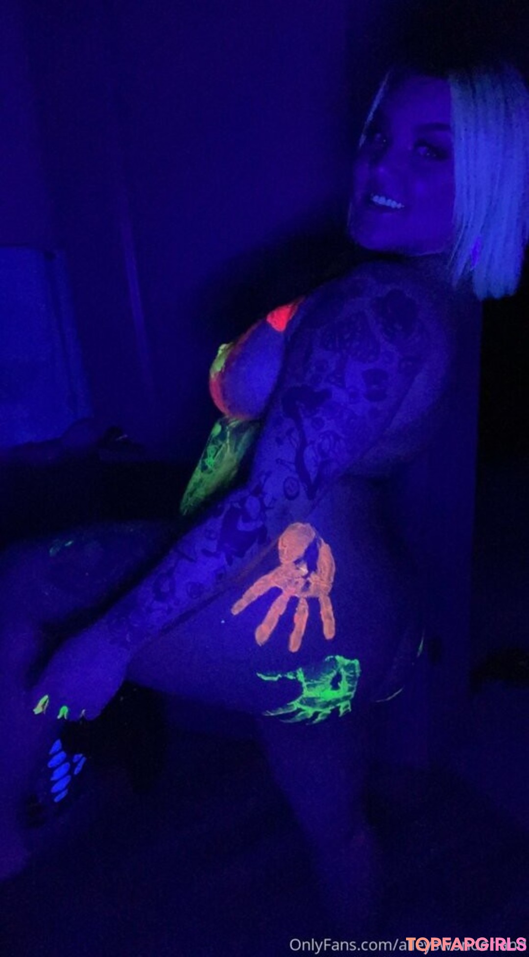 Foto desnuda filtrada de OnlyFans de Alleyswonderland #94 Foto desnuda filtrada de OnlyFans de Alleyswonderland #94