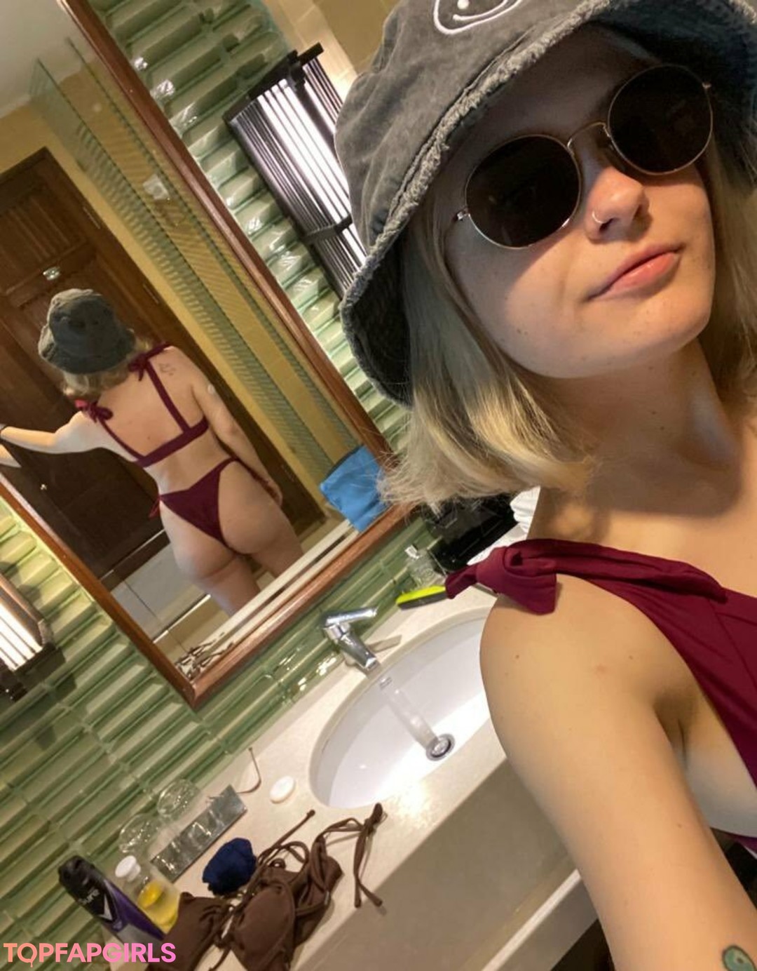 Foto desnuda filtrada de OnlyFans de Uk Adventure Couple #1 Foto desnuda filtrada de OnlyFans de Uk Adventure Couple #1