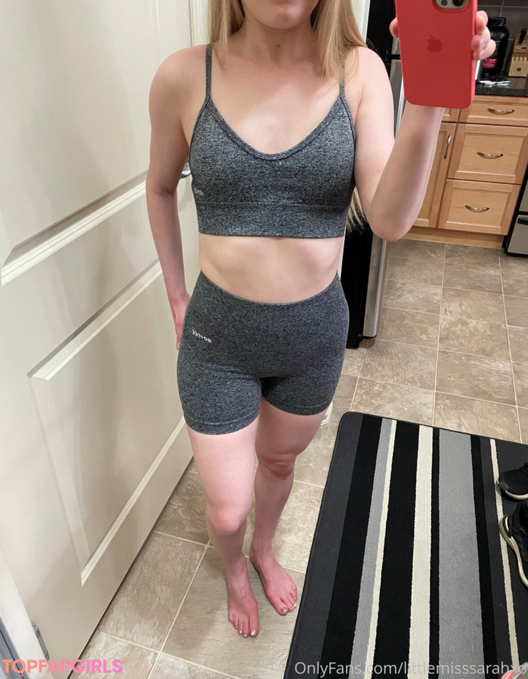 Foto desnuda filtrada de OnlyFans de Little Miss Sarah #4 Foto desnuda filtrada de OnlyFans de Little Miss Sarah #4