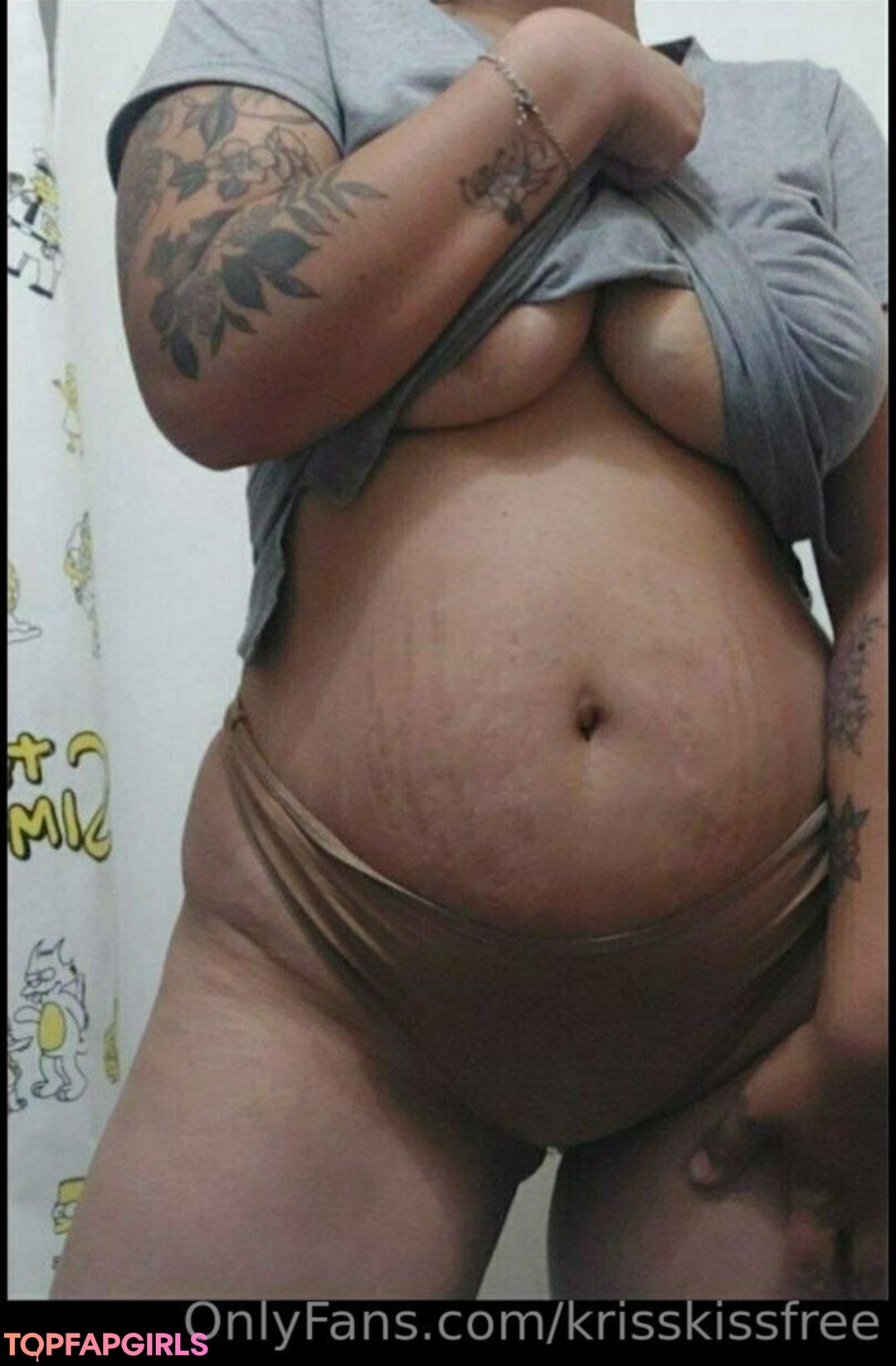 Foto desnuda filtrada de OnlyFans de Krisskissfree #425 Foto desnuda filtrada de OnlyFans de Krisskissfree #425