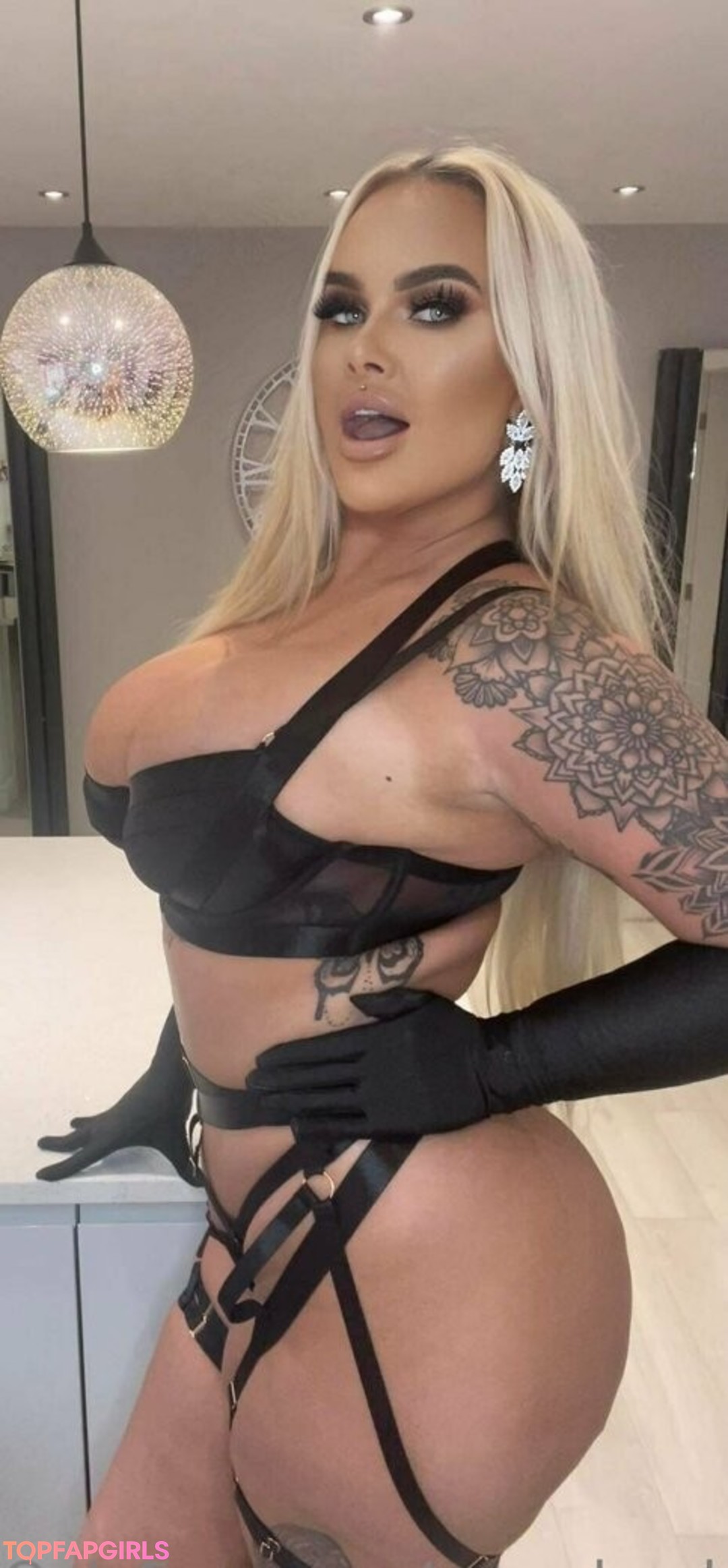 Foto desnuda filtrada de OnlyFans de Porscheplatinum #211 Foto desnuda filtrada de OnlyFans de Porscheplatinum #211