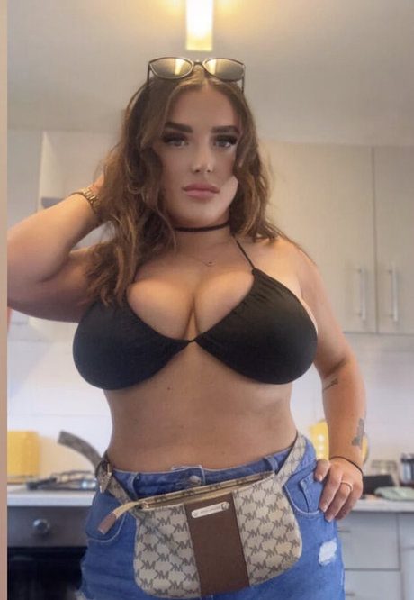 Foto desnuda filtrada de OnlyFans de Meganxlxm