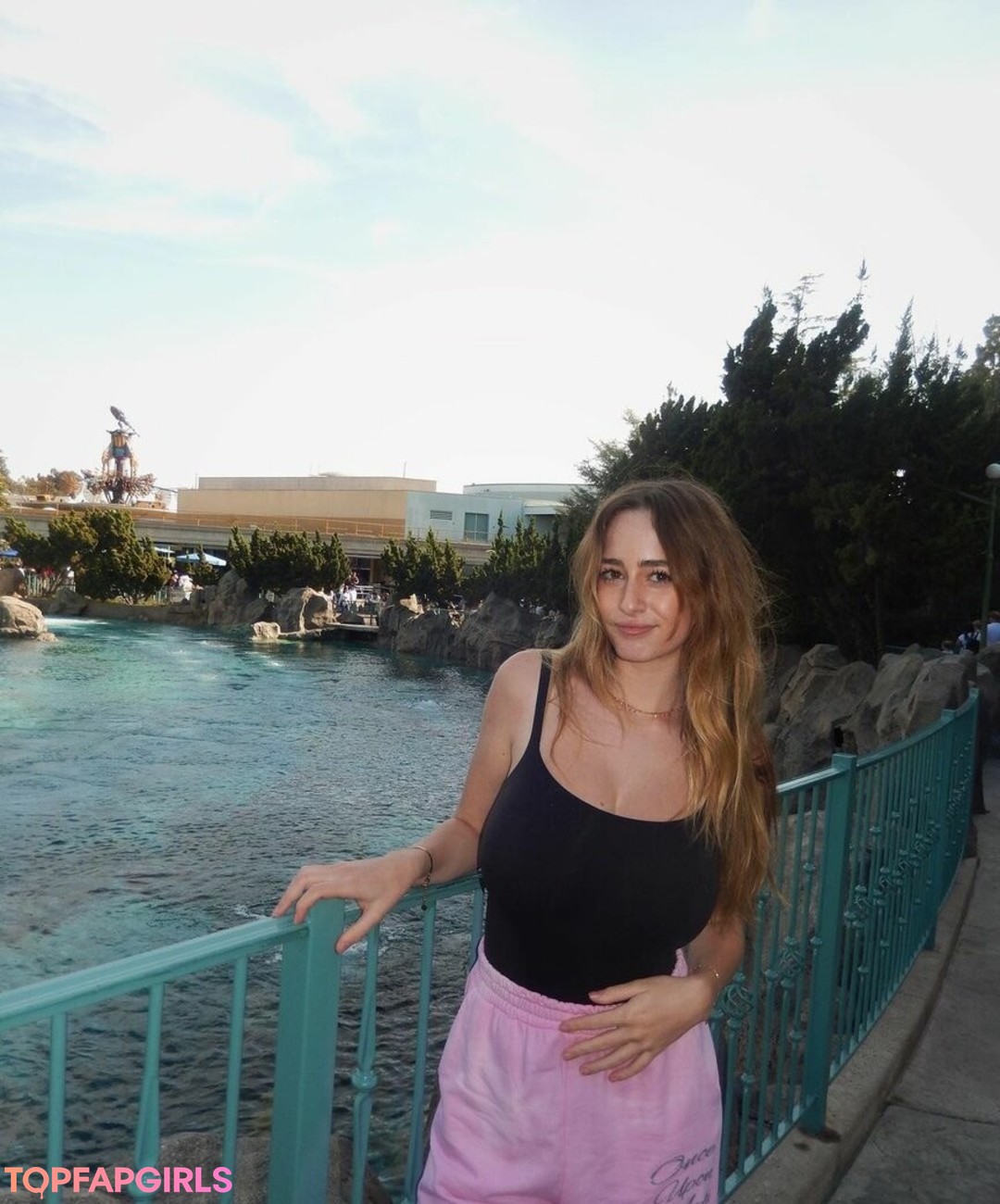 Foto desnuda filtrada de OnlyFans de Charlotte Bregman #41 Foto desnuda filtrada de OnlyFans de Charlotte Bregman #41