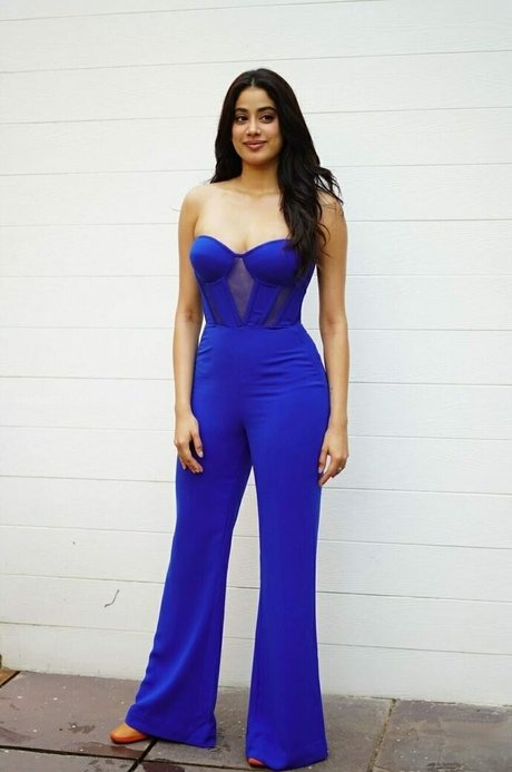 Foto desnuda filtrada de OnlyFans de Janhvi Kapoor