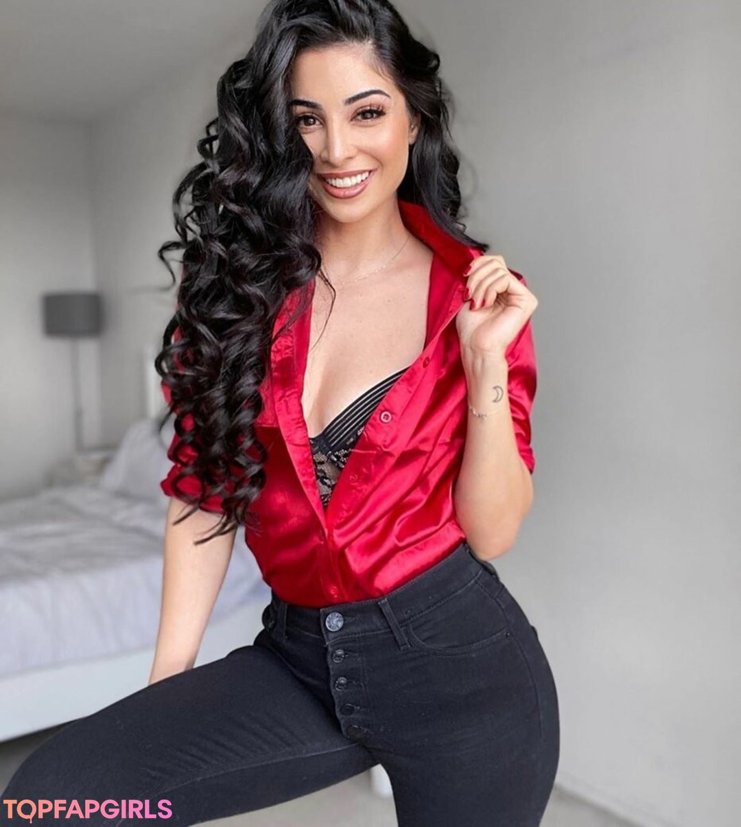 Foto desnuda filtrada de OnlyFans de Elwa Saleh #20 Foto desnuda filtrada de OnlyFans de Elwa Saleh #20