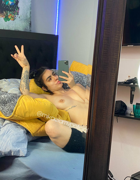 Foto desnuda filtrada de OnlyFans de Mikaeladoc