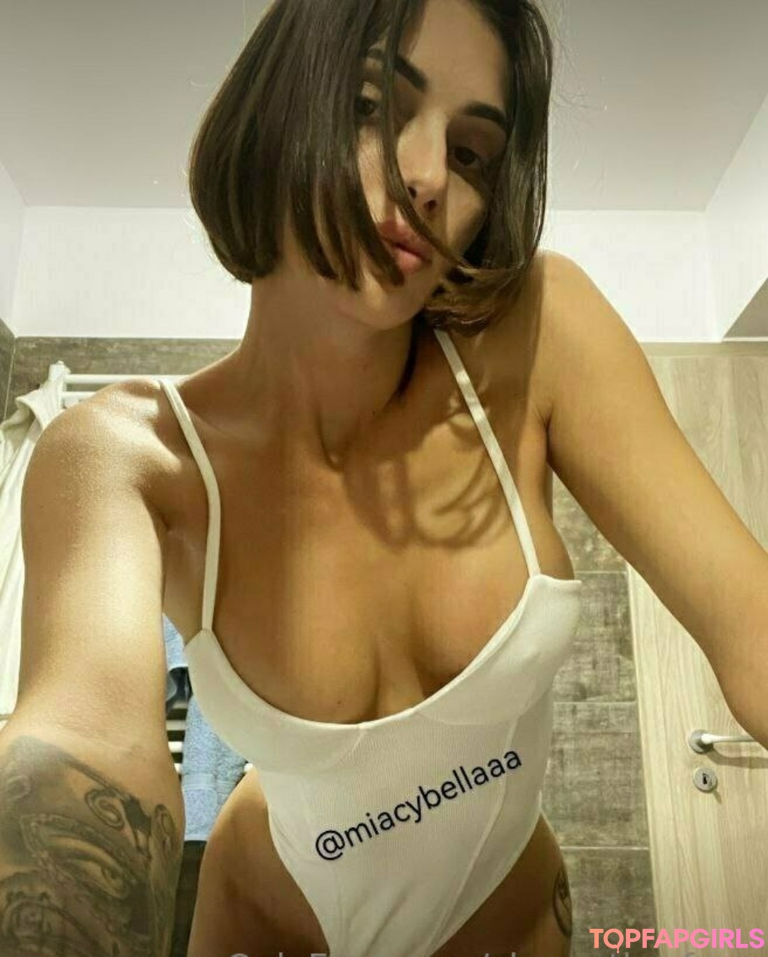 Foto desnuda filtrada de OnlyFans de Cleopathrafree #15 Foto desnuda filtrada de OnlyFans de Cleopathrafree #15