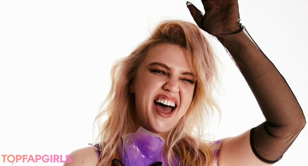 Foto desnuda filtrada de OnlyFans de Self Esteem #16 Foto desnuda filtrada de OnlyFans de Self Esteem #16