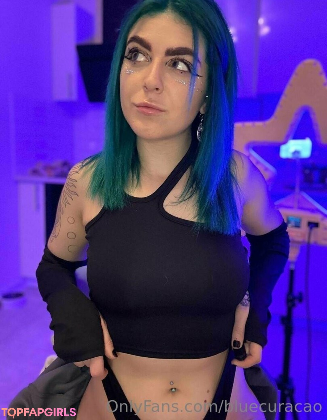 Foto desnuda filtrada de OnlyFans de Blueillusion #28 Foto desnuda filtrada de OnlyFans de Blueillusion #28