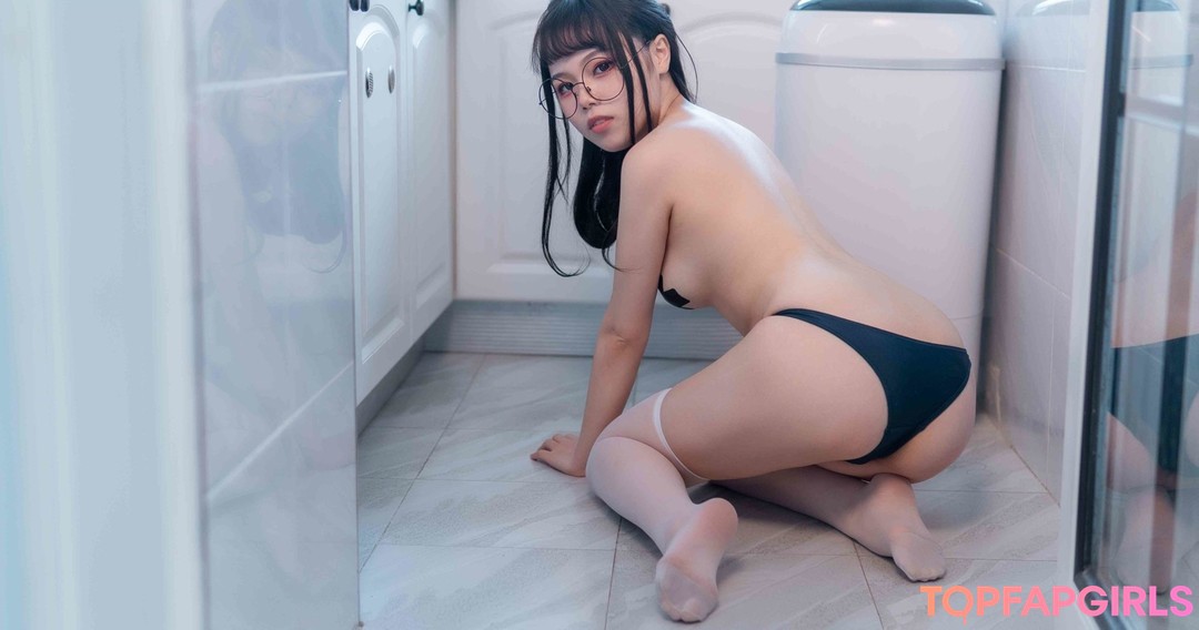 Foto desnuda filtrada de OnlyFans de Qiyuemiaozi #296 Foto desnuda filtrada de OnlyFans de Qiyuemiaozi #296