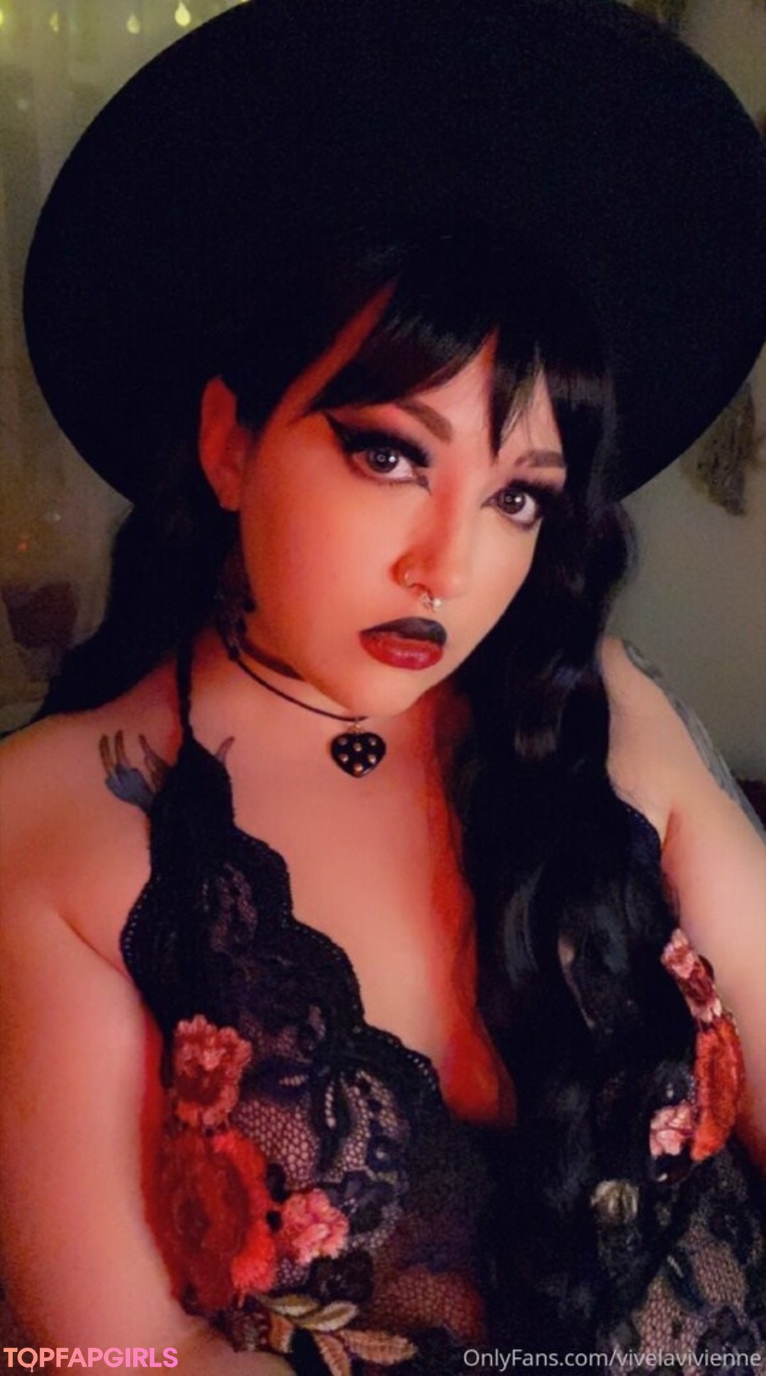 Foto desnuda filtrada de OnlyFans de Vivelavivienne #32 Foto desnuda filtrada de OnlyFans de Vivelavivienne #32