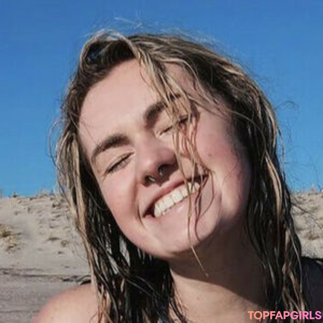 Foto desnuda filtrada de OnlyFans de Lilmamagooze #7 Foto desnuda filtrada de OnlyFans de Lilmamagooze #7