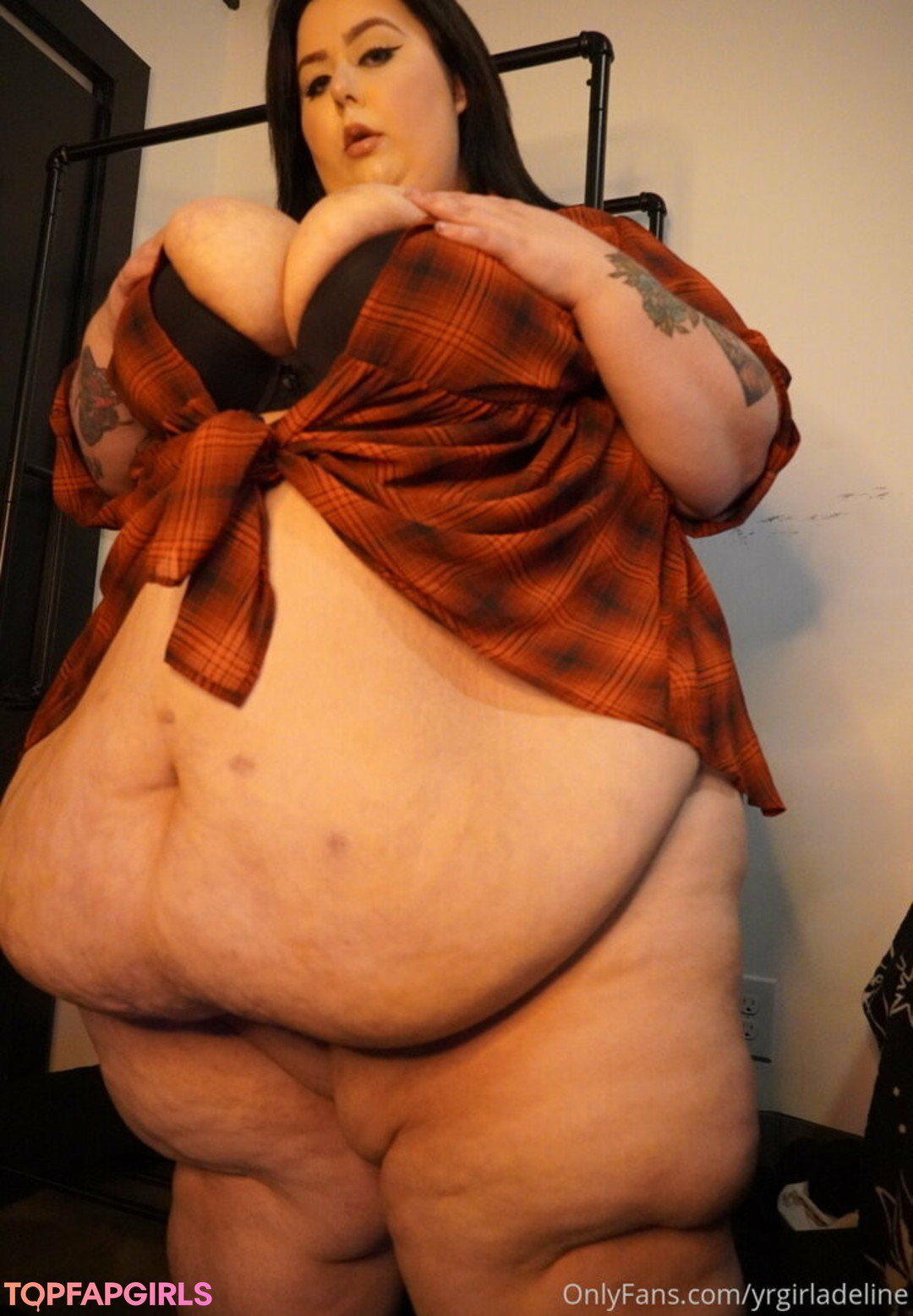 Foto desnuda filtrada de OnlyFans de Ssbbwadeline #154 Foto desnuda filtrada de OnlyFans de Ssbbwadeline #154