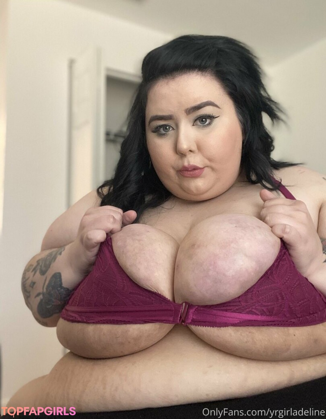 Foto desnuda filtrada de OnlyFans de Ssbbwadeline #164 Foto desnuda filtrada de OnlyFans de Ssbbwadeline #164