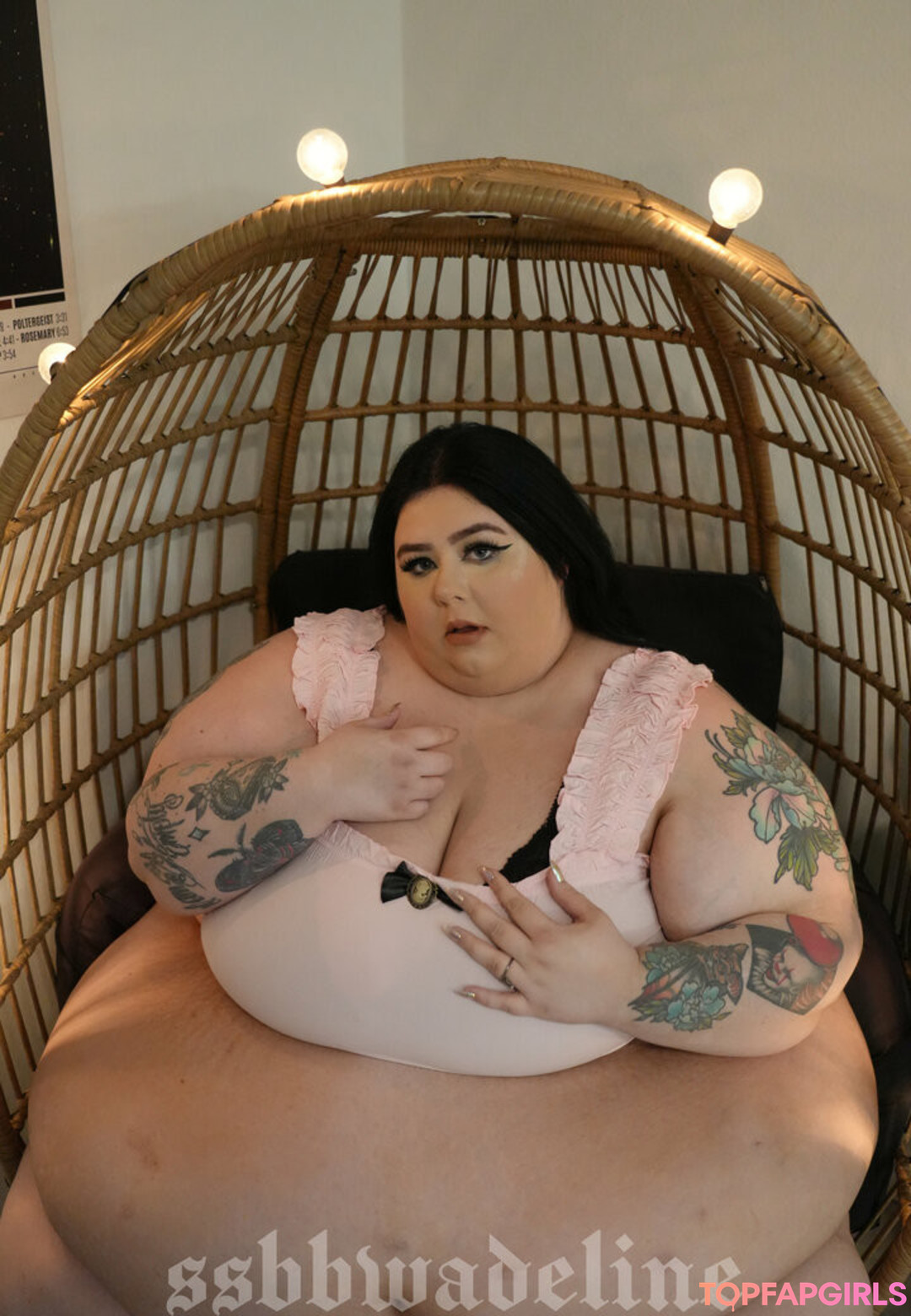 Foto desnuda filtrada de OnlyFans de Ssbbwadeline #556 Foto desnuda filtrada de OnlyFans de Ssbbwadeline #556