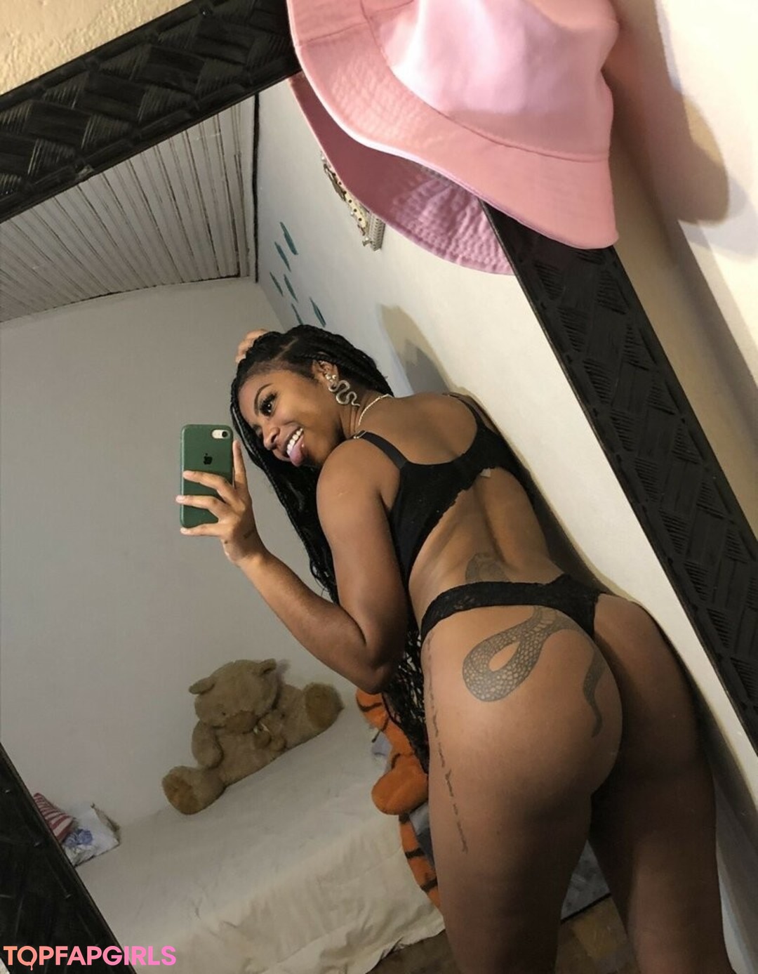 Foto desnuda filtrada de OnlyFans de Preta Naja #3 Foto desnuda filtrada de OnlyFans de Preta Naja #3