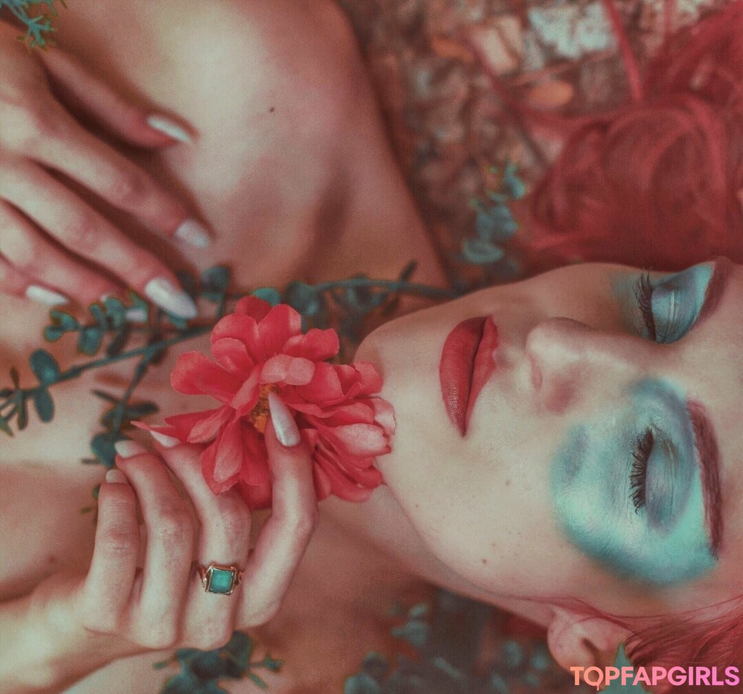 Foto desnuda filtrada de OnlyFans de Bellafuryfree #83 Foto desnuda filtrada de OnlyFans de Bellafuryfree #83