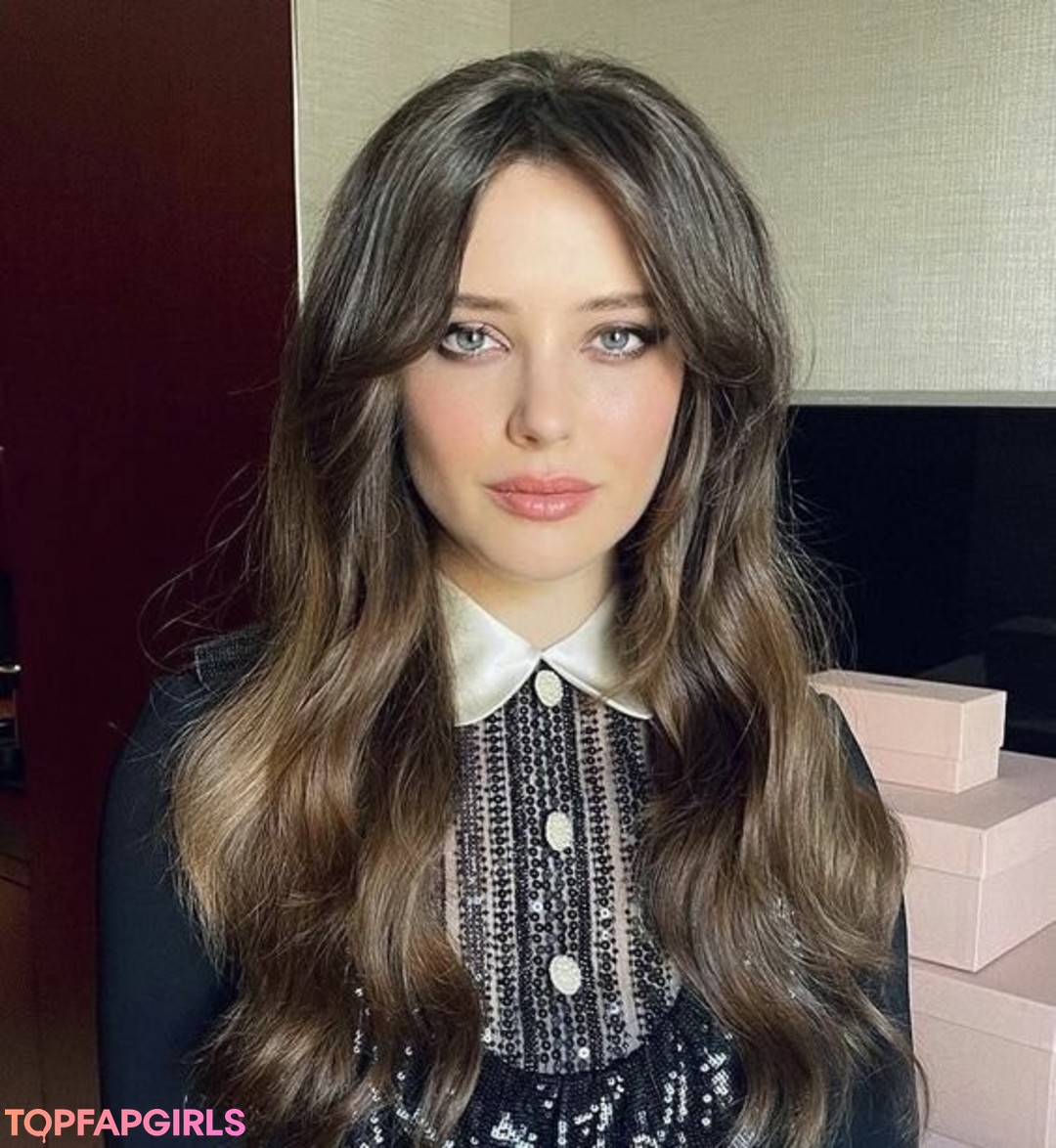 Foto desnuda filtrada de OnlyFans de Katherine Langford #22 Foto desnuda filtrada de OnlyFans de Katherine Langford #22