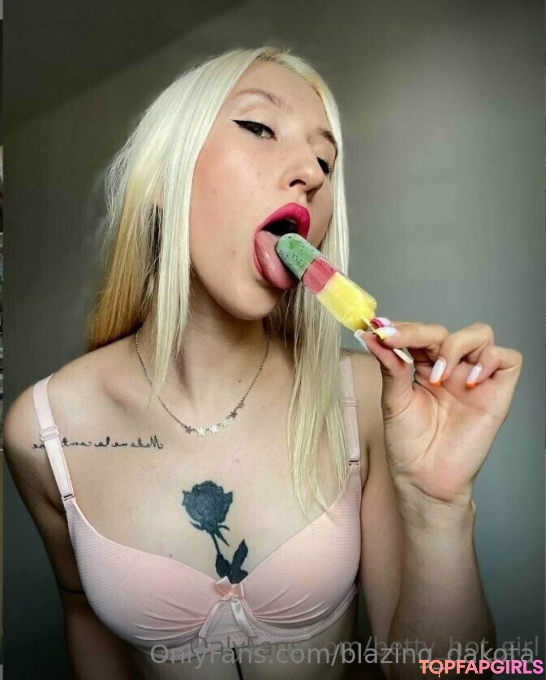 Foto desnuda filtrada de OnlyFans de Blazingdakota #26 Foto desnuda filtrada de OnlyFans de Blazingdakota #26