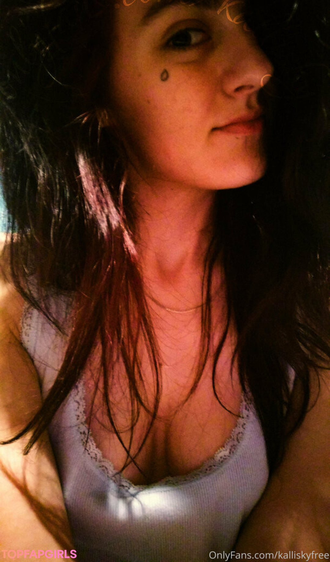 Foto desnuda filtrada de OnlyFans de Kalliskyfree #13 Foto desnuda filtrada de OnlyFans de Kalliskyfree #13
