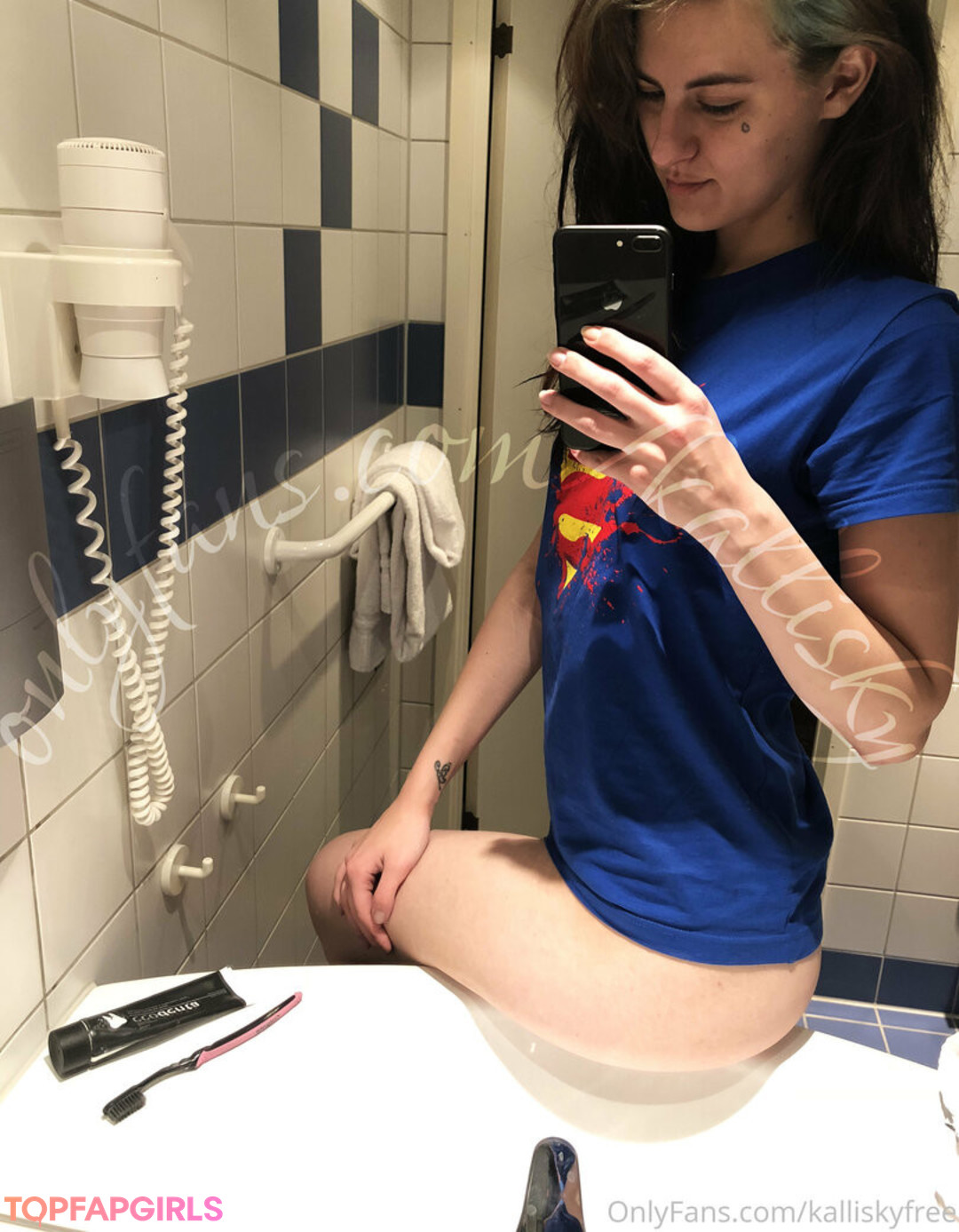 Foto desnuda filtrada de OnlyFans de Kalliskyfree #15 Foto desnuda filtrada de OnlyFans de Kalliskyfree #15