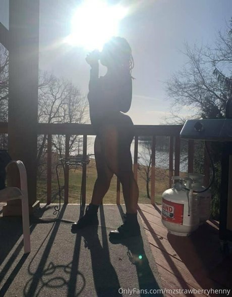 Mzstrawberryhenny