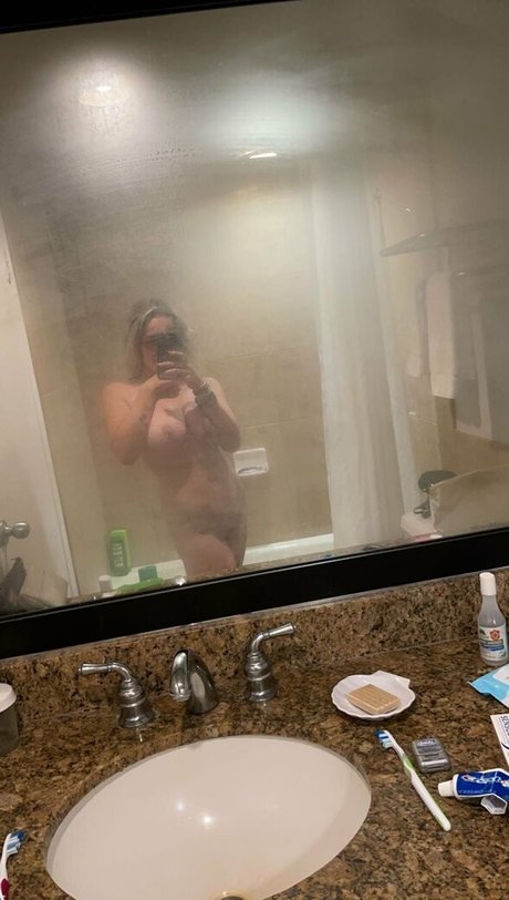 Foto desnuda filtrada de OnlyFans de Queenbr3399