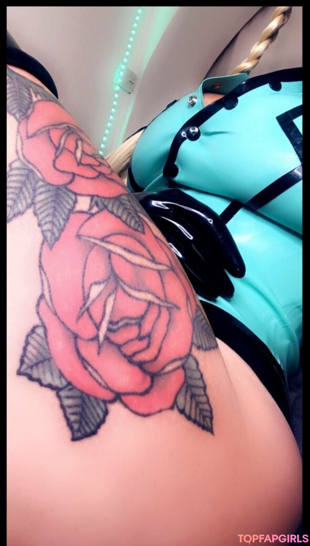 Foto desnuda filtrada de OnlyFans de Latexkittyxxx #25 Foto desnuda filtrada de OnlyFans de Latexkittyxxx #25