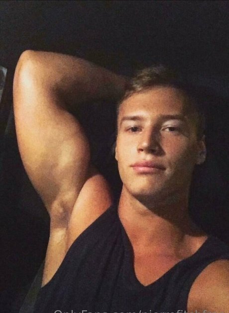 Foto desnuda filtrada de OnlyFans de Pierrefitchfree