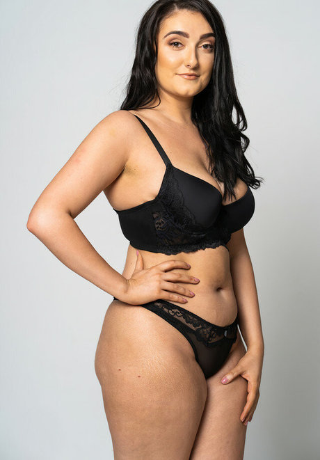 Foto desnuda filtrada de OnlyFans de Samantha Warren