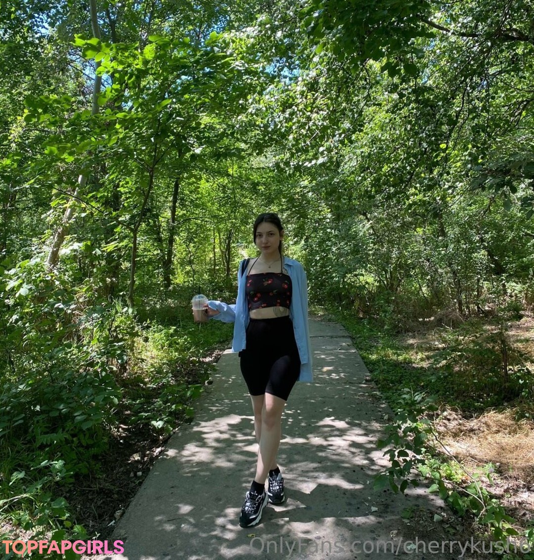 Foto desnuda filtrada de OnlyFans de Cherrykush6 #64 Foto desnuda filtrada de OnlyFans de Cherrykush6 #64
