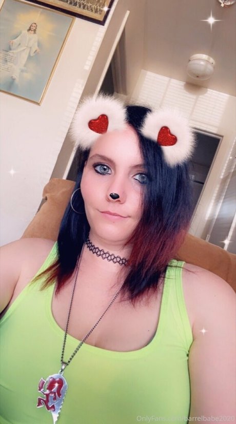Foto desnuda filtrada de OnlyFans de Barrelbabe2020