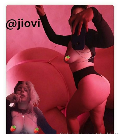 Foto desnuda filtrada de OnlyFans de Abrildott