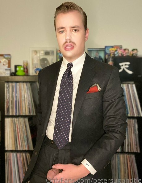 Petersuitandtie
