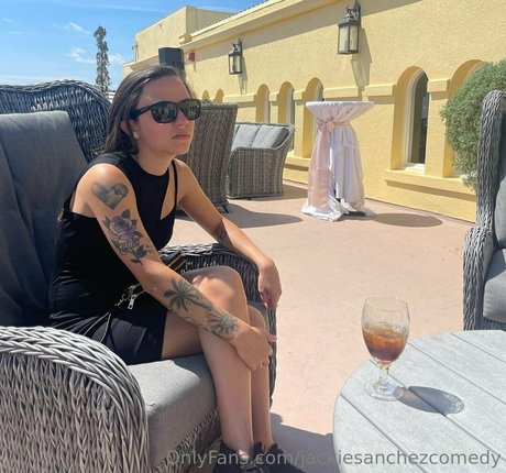 Foto desnuda filtrada de OnlyFans de Jackiesanchezcomedy
