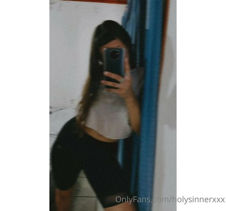 Foto desnuda filtrada de OnlyFans de Holysinnerxxx