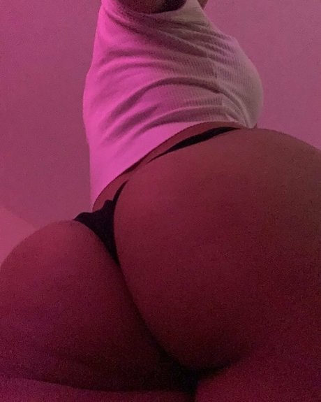 Foto desnuda filtrada de OnlyFans de Bvnnyara