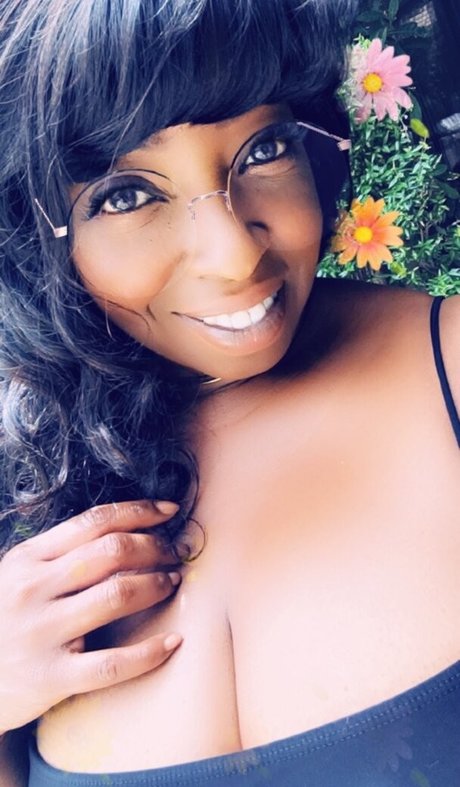 Foto desnuda filtrada de OnlyFans de Vanessablue