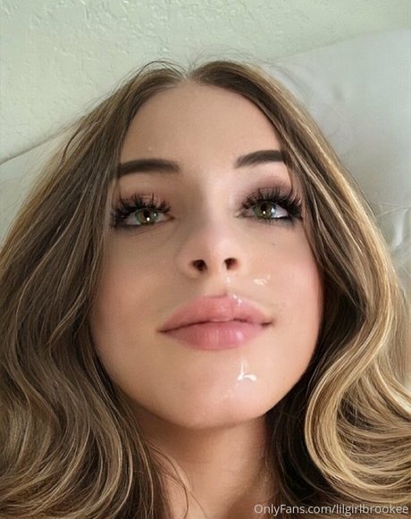 Foto desnuda filtrada de OnlyFans de Lilgirlbrookee