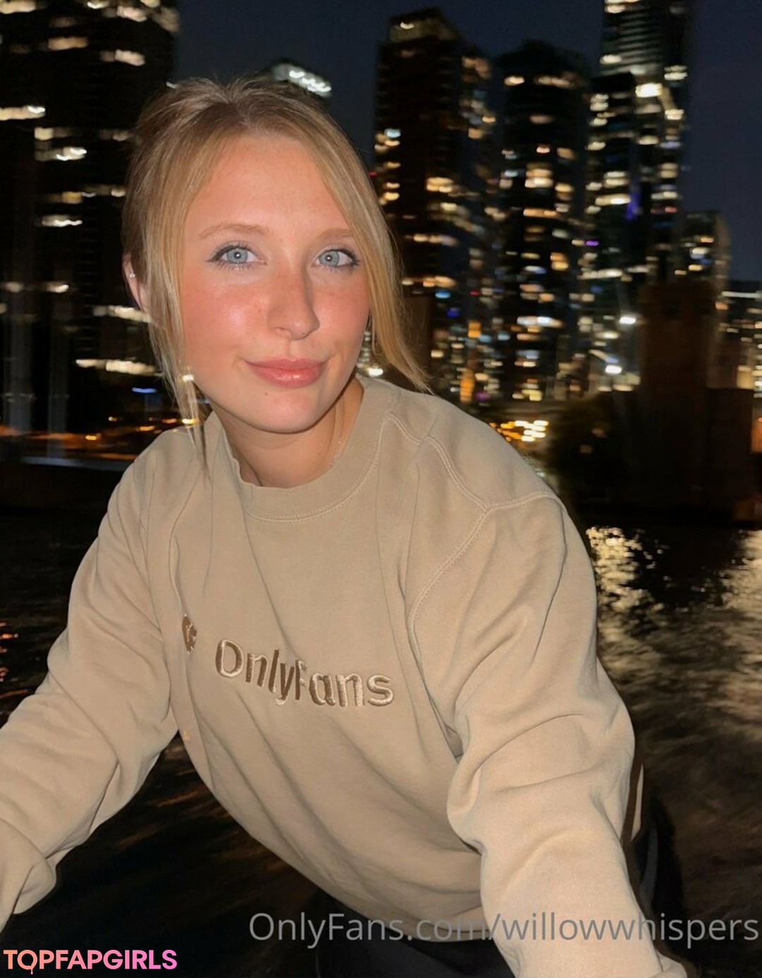 Foto desnuda filtrada de OnlyFans de Willowwhispers #59 Foto desnuda filtrada de OnlyFans de Willowwhispers #59