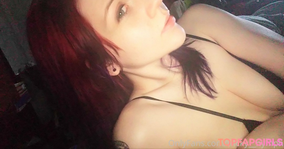 Foto desnuda filtrada de OnlyFans de Trickynymph #24 Foto desnuda filtrada de OnlyFans de Trickynymph #24