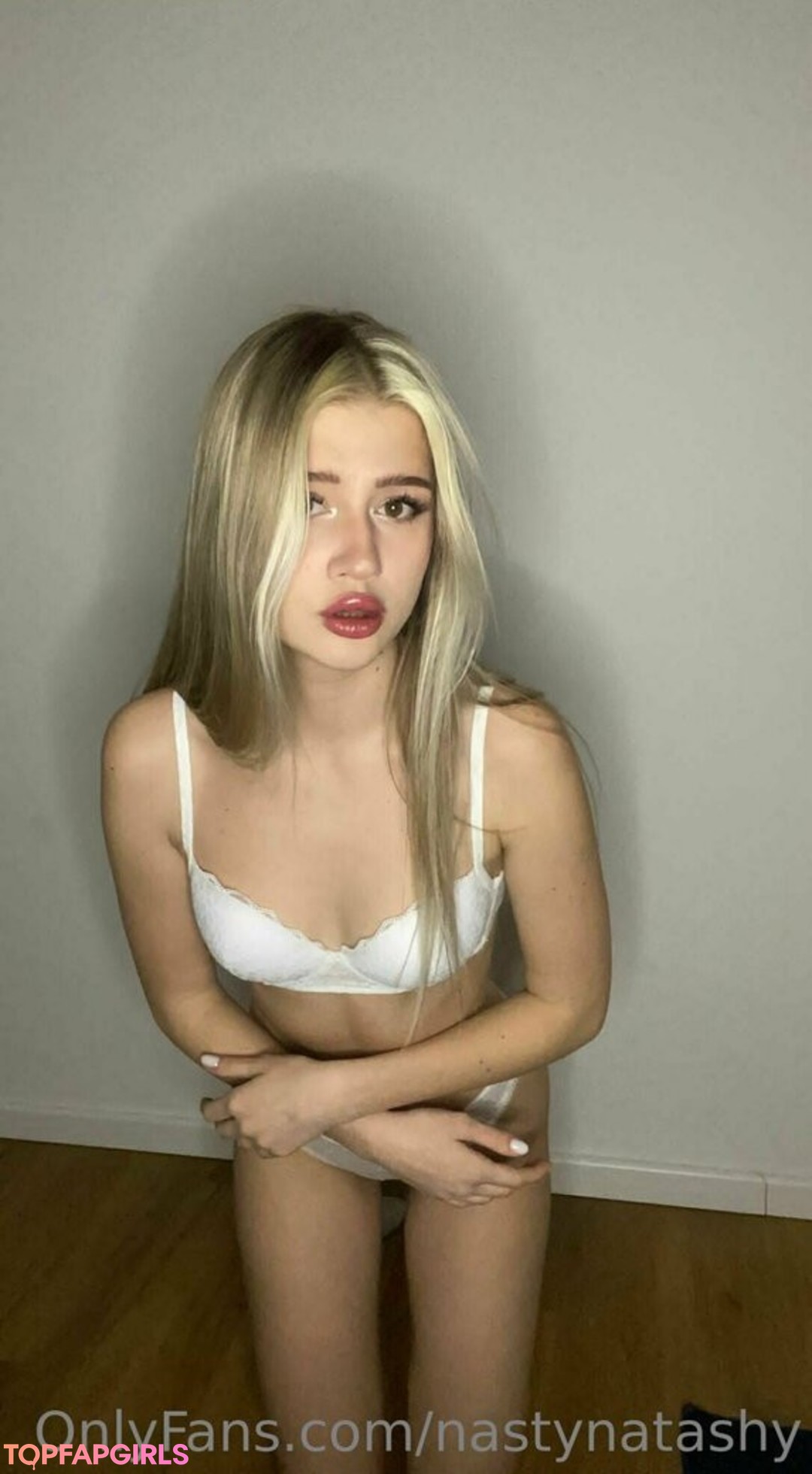 Foto desnuda filtrada de OnlyFans de Nastynatashy #85 Foto desnuda filtrada de OnlyFans de Nastynatashy #85