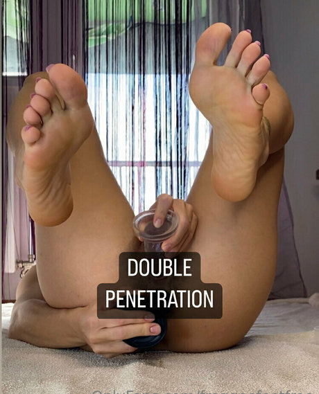 Foto desnuda filtrada de OnlyFans de Froggeefeetfree