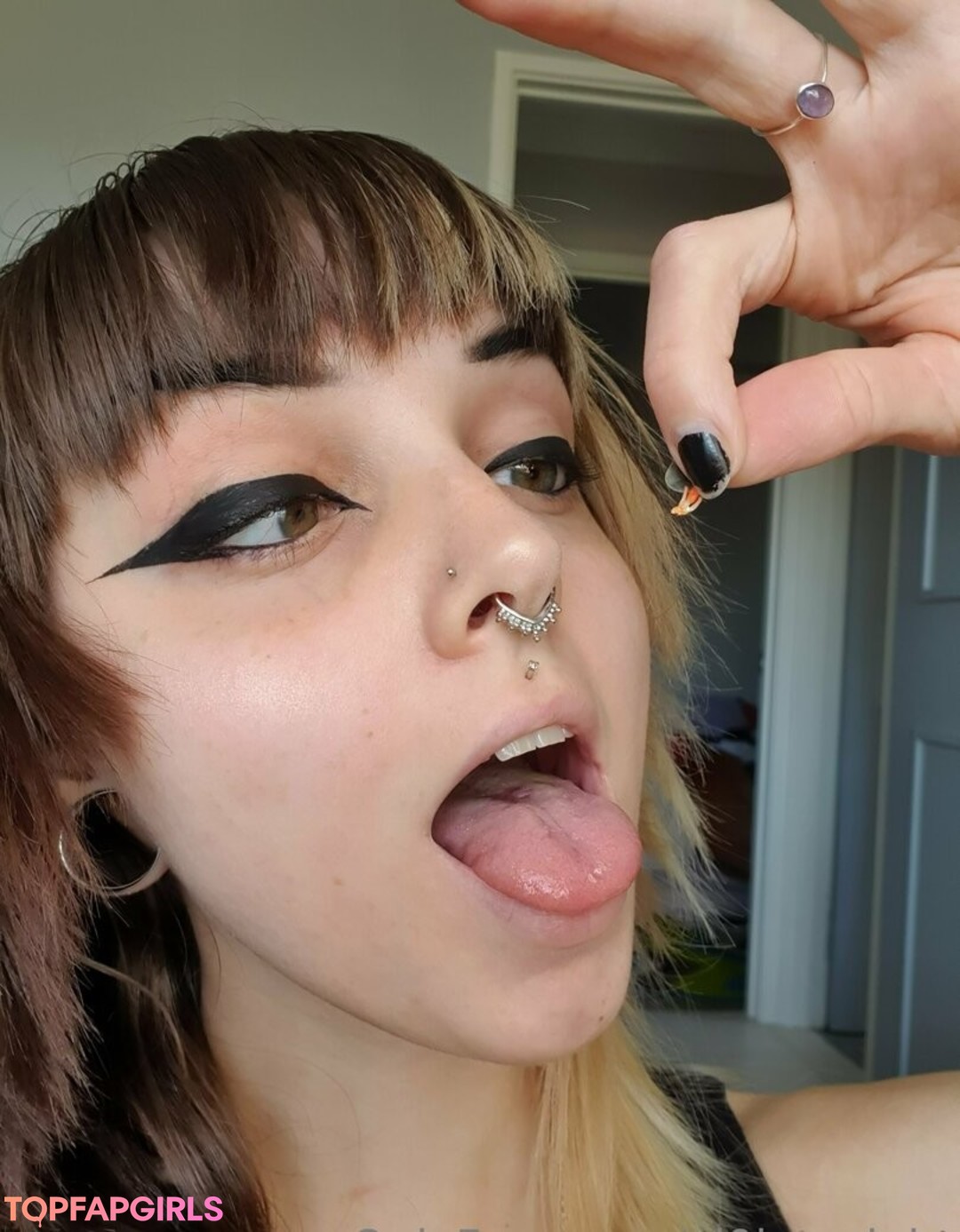 Foto desnuda filtrada de OnlyFans de Vi0letnight #34 Foto desnuda filtrada de OnlyFans de Vi0letnight #34